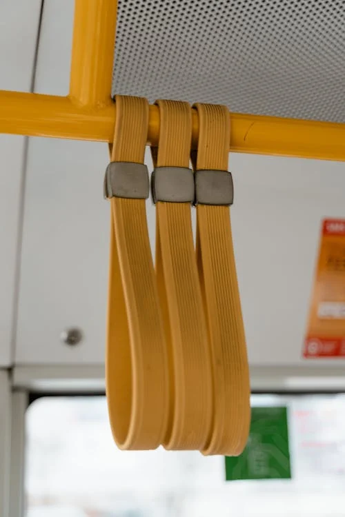 Understanding Comparative Fault and Passenger Injuries in Florida Bus Accidents: Seatbelt Laws and Assumption of Risk