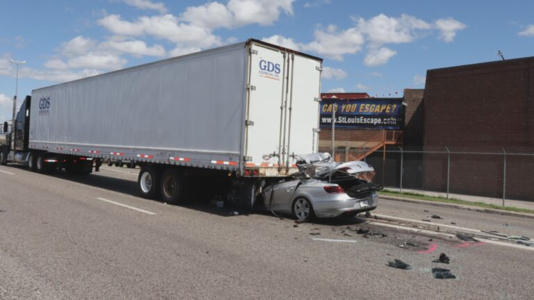 Exploring Negligence In Rear-End Collisions With Tractor-Trailers: A Florida Legal Perspective