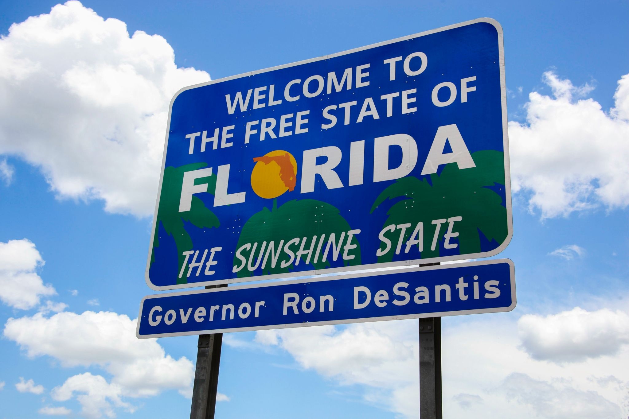 4 Kids Die In Crash When Driver Takes Photo Of Florida Welcome Sign