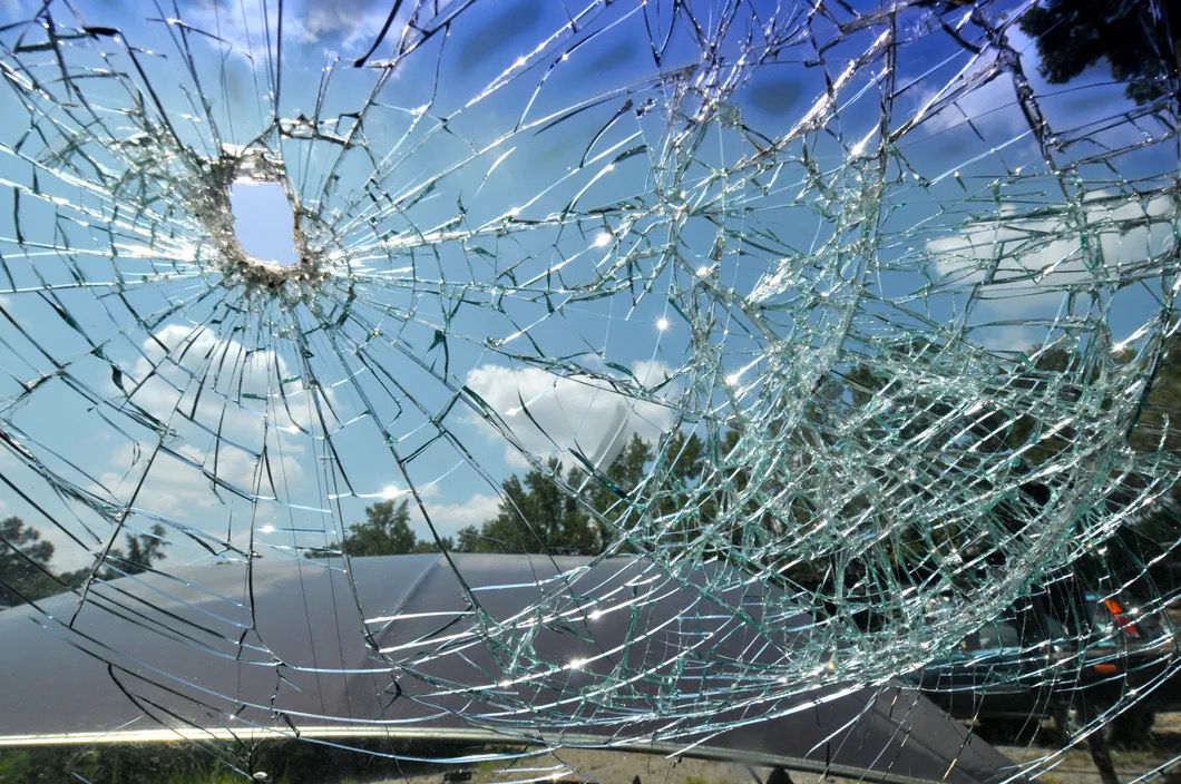 Metal Debris Falls From Tow Truck, Injures Woman On Florida’s Turnpike