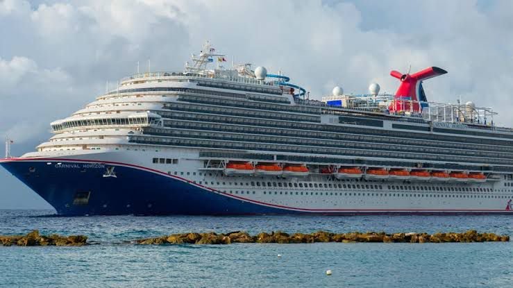 Las autoridades federales investigan la muerte de una pasajera de 18 años que falleció a bordo del Carnival Horizon durante un crucero por el Caribe.
