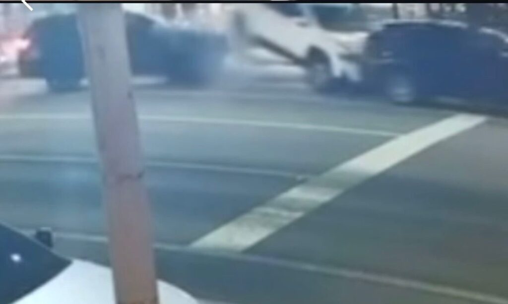 Video shows crash that sent 4 people to the hospital in Surfside