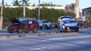 1 dead, 2 stable after crash in NW Miami-Dade