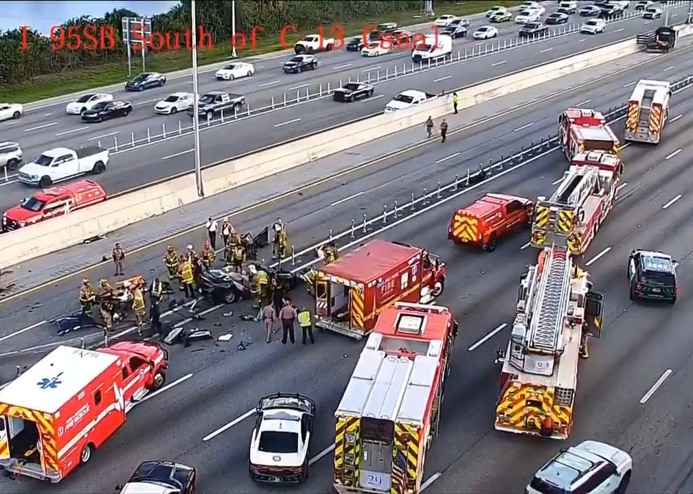 Rollover wreck on SB I-95 near Oakland Park sends 2 to the hospital